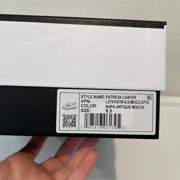 LARROUDE Patricia Loafer in Mocca, Size 6.5, New in Box